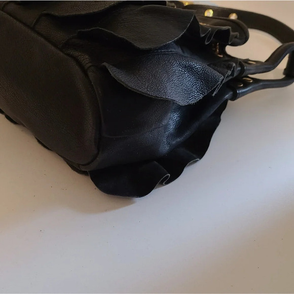 WOMEN'S Be & D HOBO SHOULDER BAG BLACK LEATHER WITH RUFFLES AND CHAIN MADE USA - Picture 5 of 9